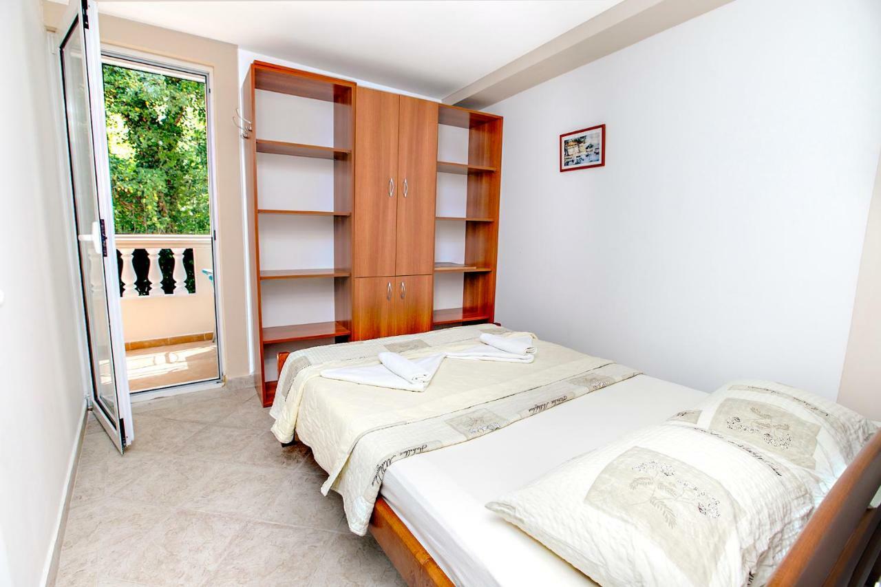 Apartments Villa Popovic Kotor Luaran gambar