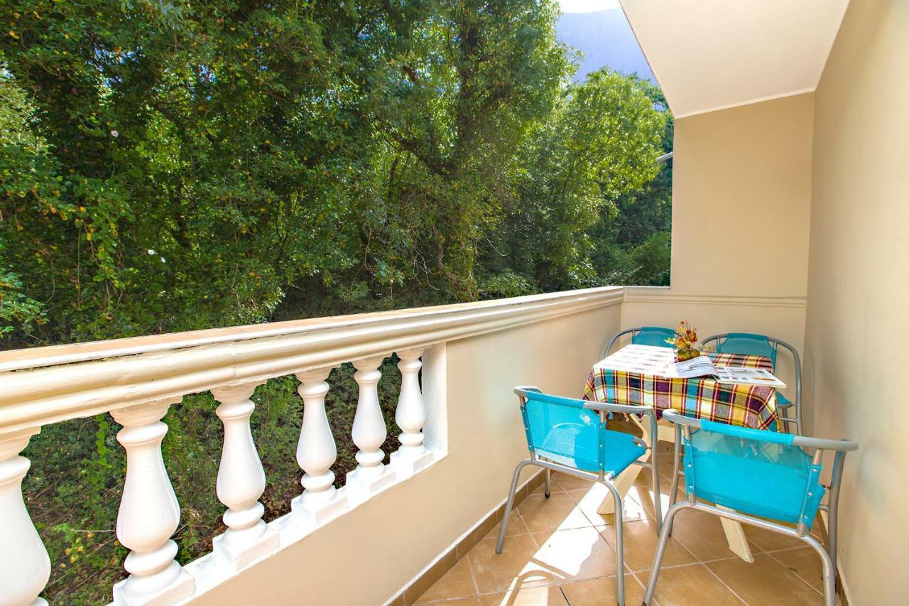 Apartments Villa Popovic Kotor Luaran gambar