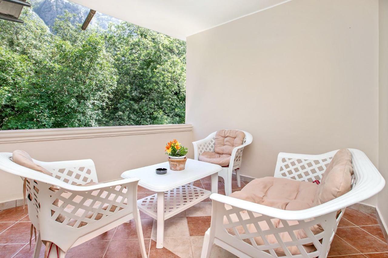 Apartments Villa Popovic Kotor Luaran gambar