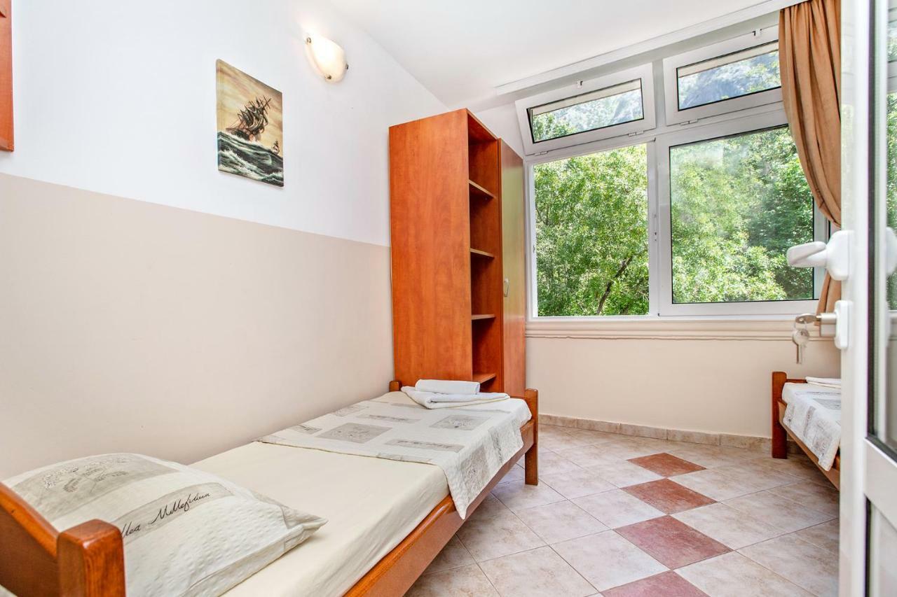 Apartments Villa Popovic Kotor Luaran gambar