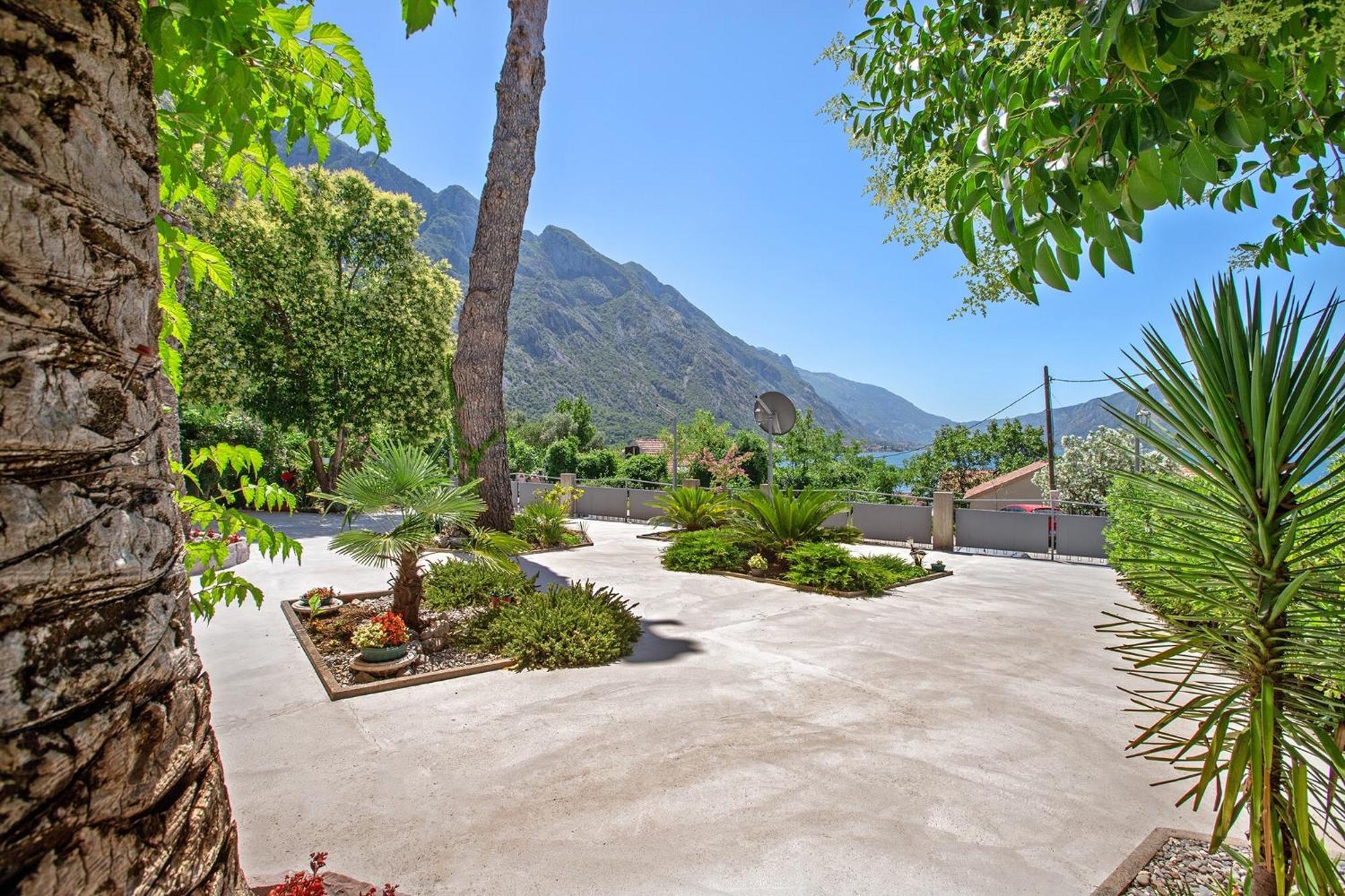 Apartments Villa Popovic Kotor Luaran gambar