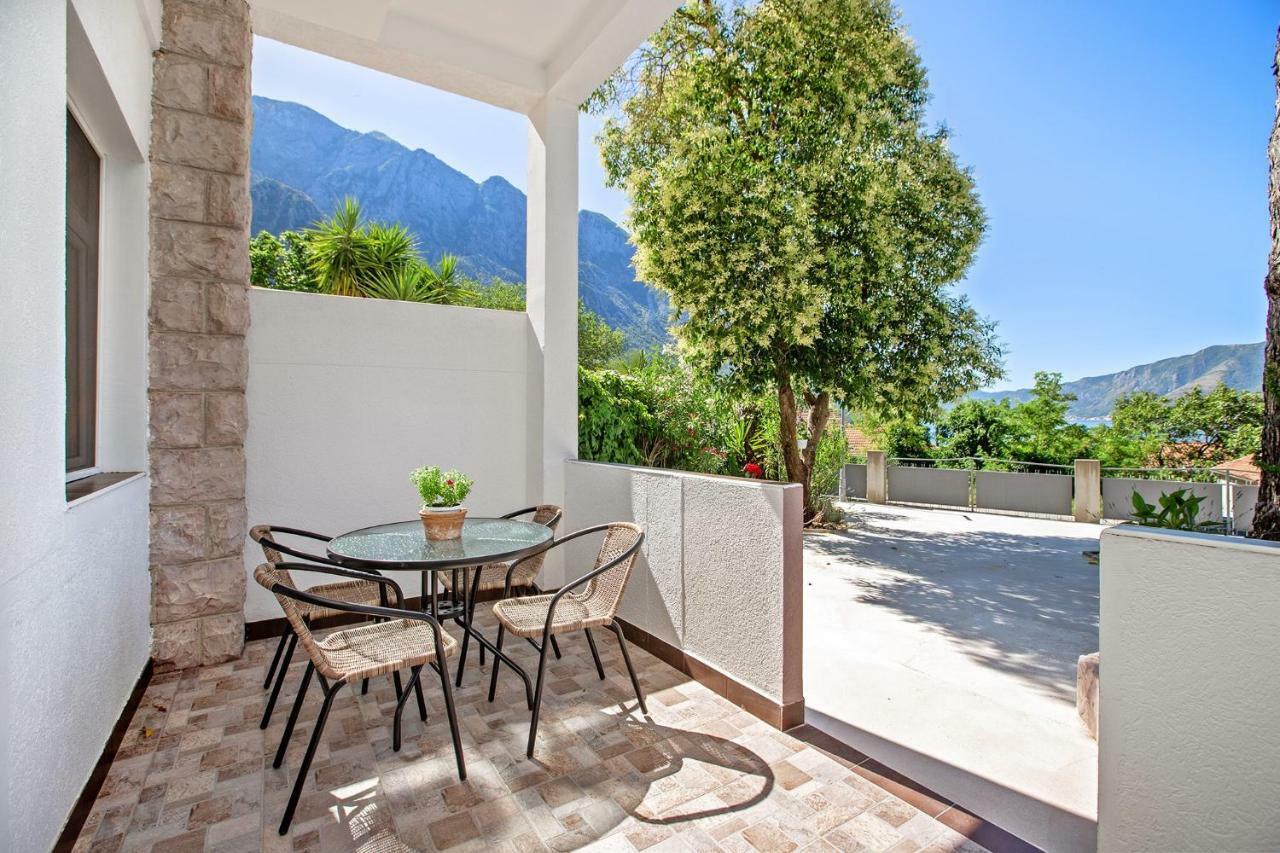 Apartments Villa Popovic Kotor Luaran gambar